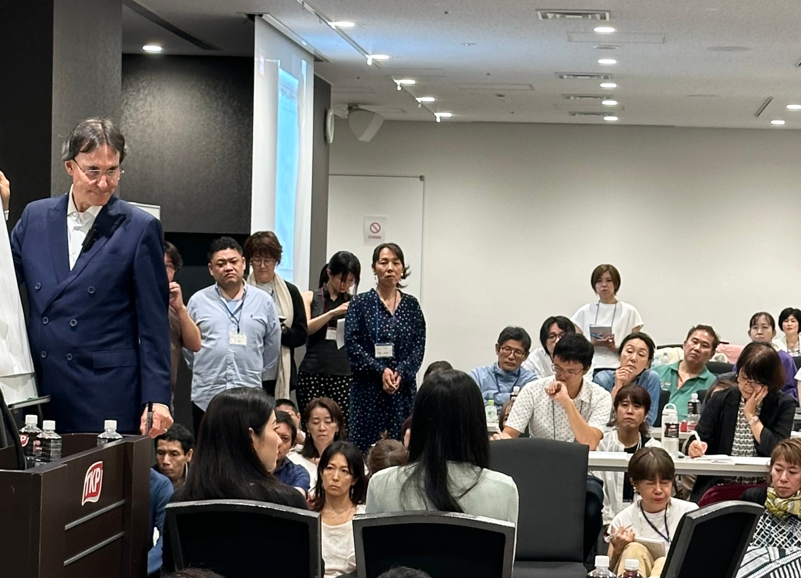 Dr. ディマティーニによる価値観特定ワークのデモンストレーション